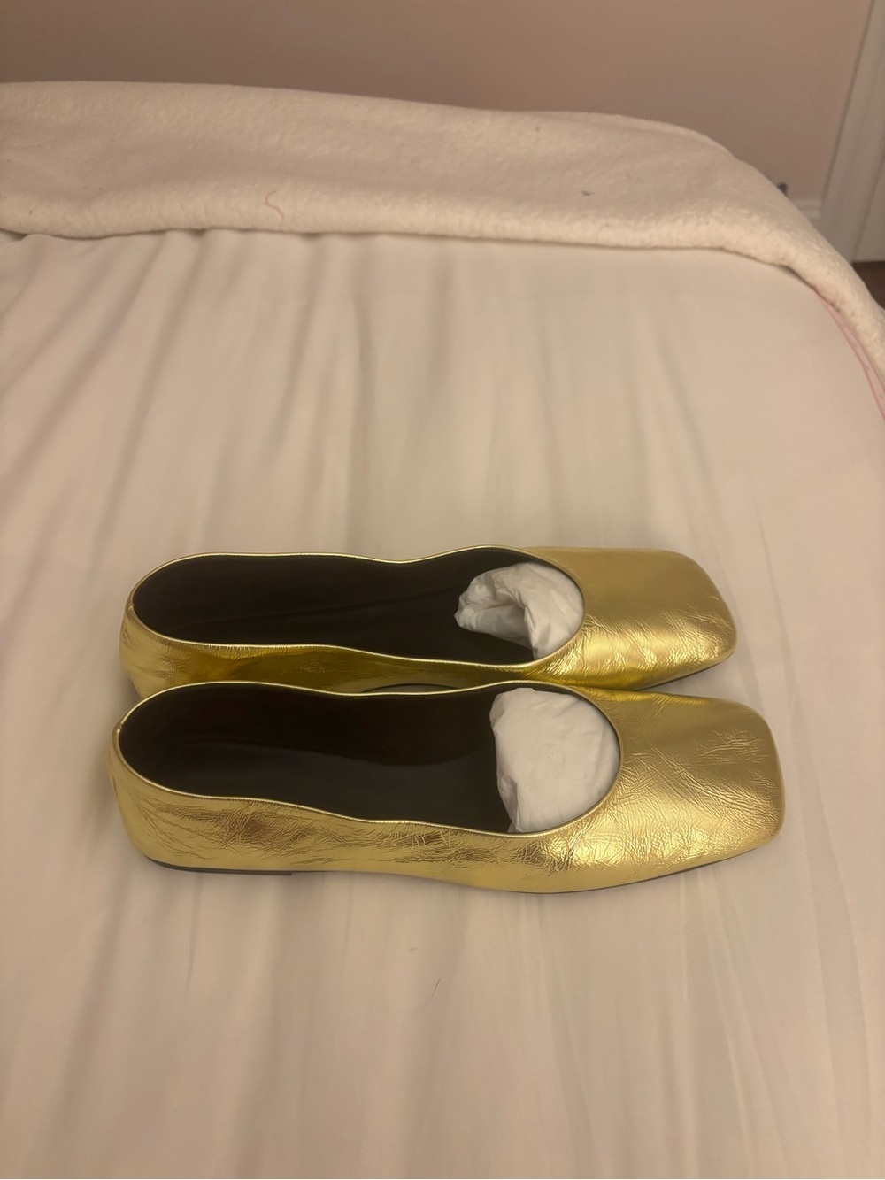 The Row - Metallic Gold Women's Ballet Flats - Sleek Slip-On Style - Picture 2 of 3